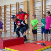 Daniel Huber beim Kinderturnen